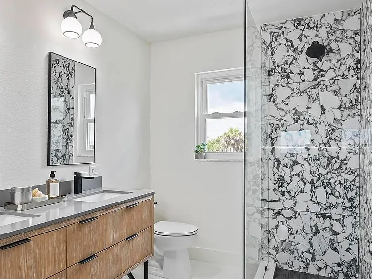 1604 S Oceanshore Blvd — Photo 3