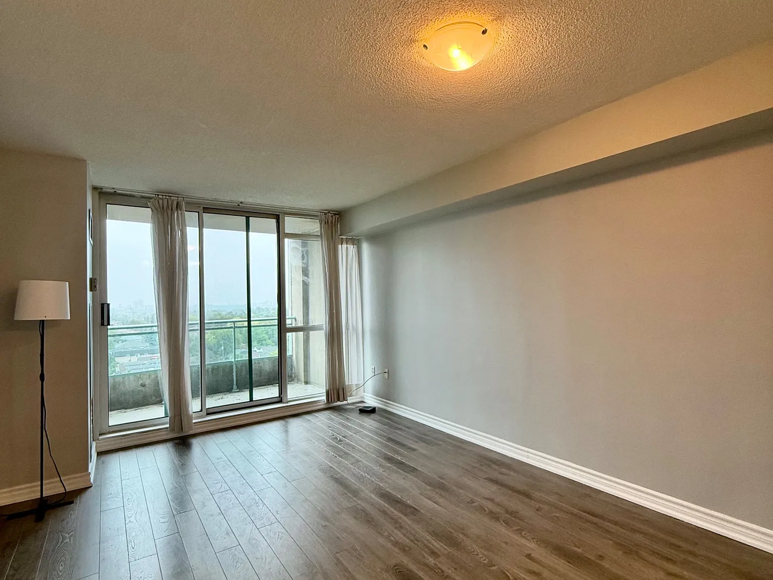 2 bed, $3,000 — Photo 2