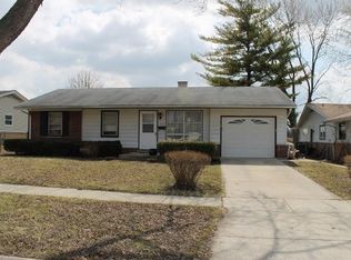 239 Victoria Ln, Elk Grove Village, IL 60007