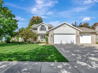 310 E Apple Creek Rd, Appleton, WI 54913