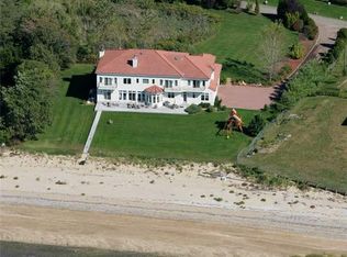 1 Half Moon Ln, Port Washington, NY 11050