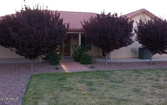 4th image of 176 E Artesian Ln