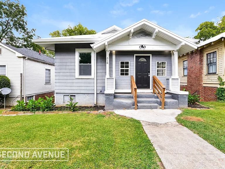 518 Oak Pl — Photo 1