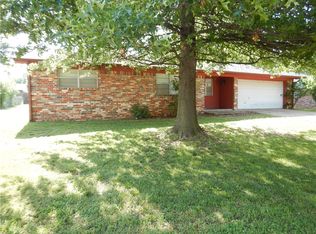 1302 White Rd, Springdale, AR 72762