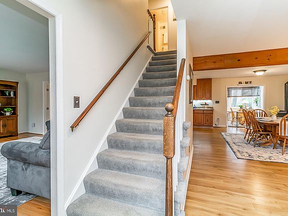 4th image of 354 Ellenham Ct
