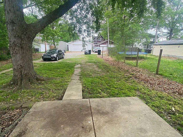 1913-1915 Underwood St--Redearth — Photo 17