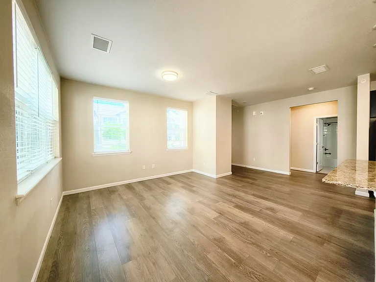 4644 Copeland Loop #202 — Photo 4