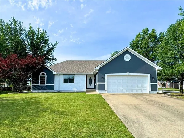 1402 Hamilton St, Warrensburg, MO 64093