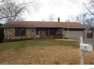 21 Pines Dr, Saint Peters, MO