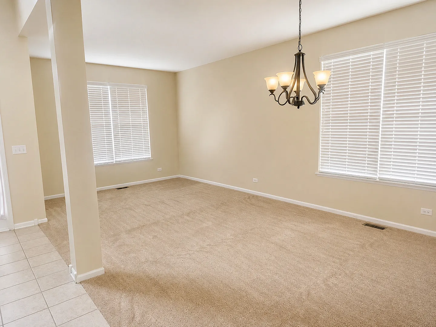 4 bed, 2.5 bath, 2900 sqft, $3,700 — Photo 2