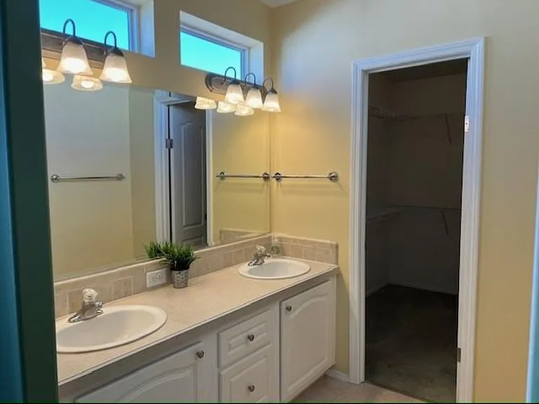 Main bedroom vanity area