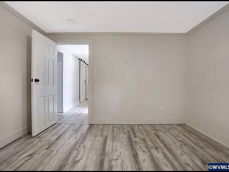 837 NW 10th St — Photo 17