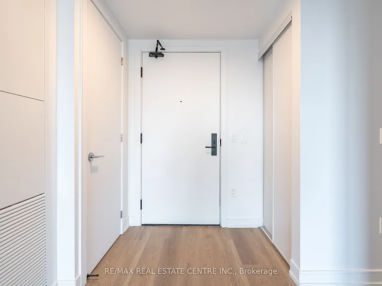 1 Jarvis St #725 — Photo 4