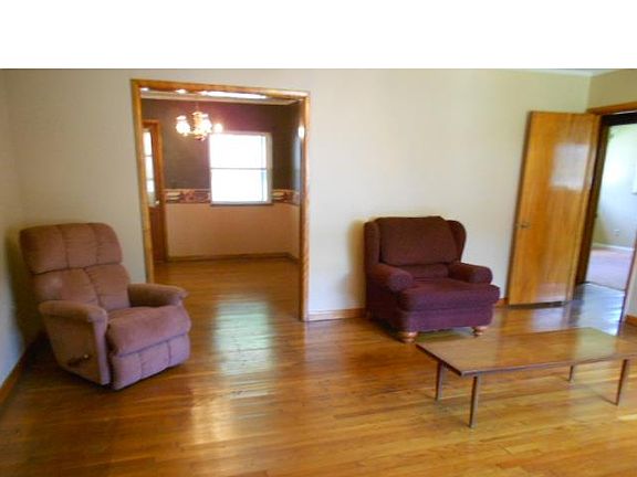2nd image of 3017 E Riverview Dr
