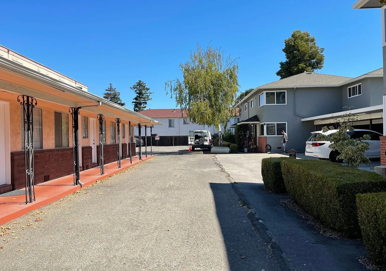 2053 Central Ave (LO) — Photo 2