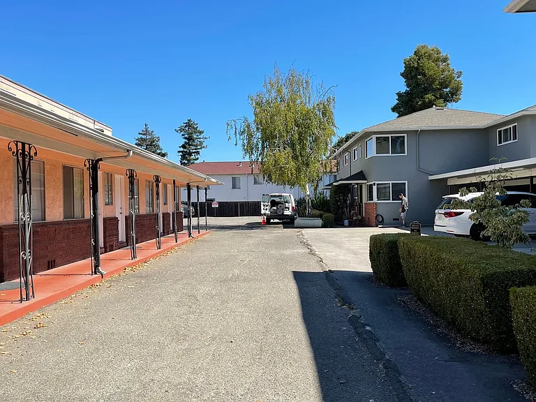 2053 Central Ave (LO) — Photo 3