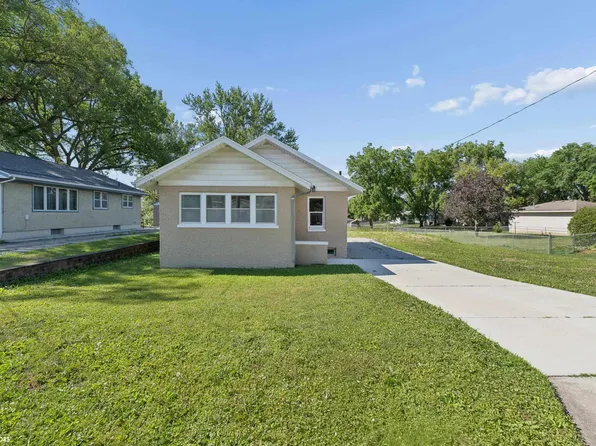 825 15th St SE, Mason City, IA 50401