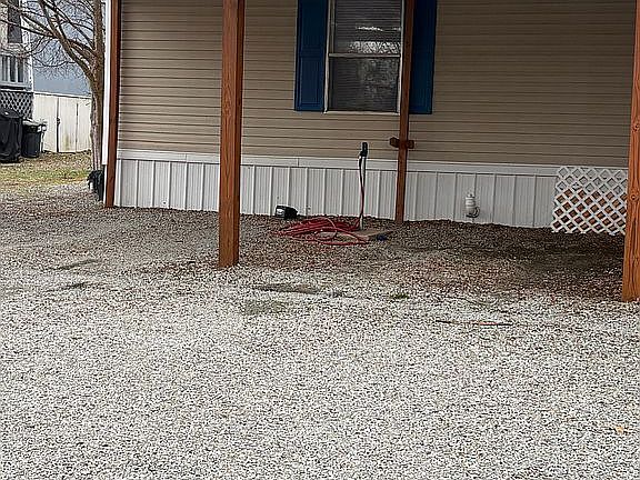 3rd image of 427588 Catfish Rd