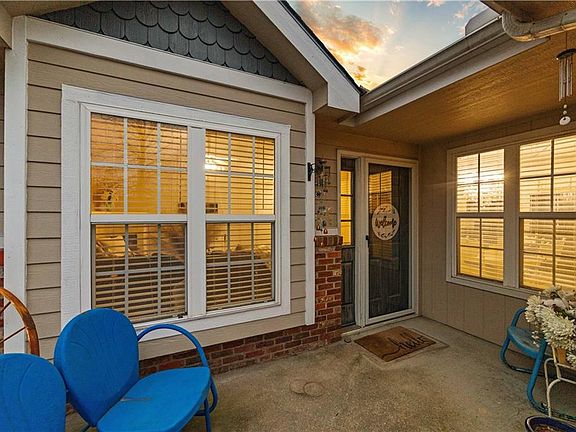 4th image of 1528 Legend Trail Dr Unit A