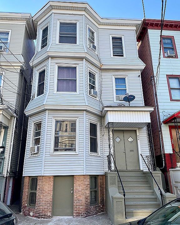 1st image of 414 Saratoga St