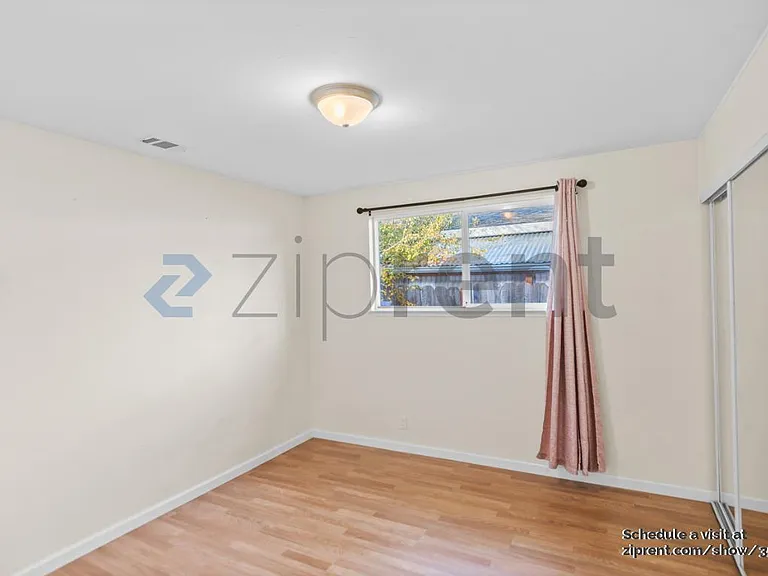706 Santa Rosa St — Photo 8