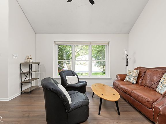 4th image of 3613 Crickwood Cir