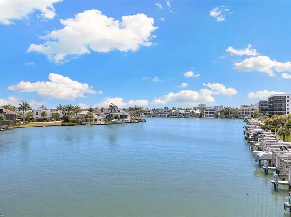 10682 Gulf Shore DR #C305, NAPLES, FL 34108