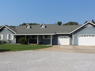 19195 Country View Dr, Cottonwood, CA 96022