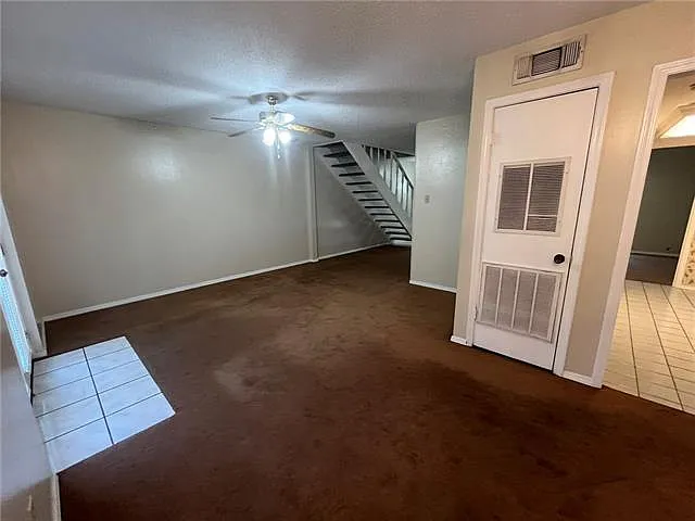 3 bed, 2.5 bath, 1469 sqft, $1,700 — Photo 3