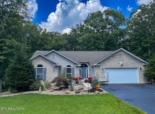 160 Brady Ln, Oneida, TN 37841