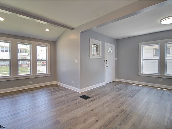 5th image of 3919 Stickney Ave