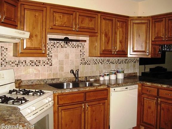 4th image of 807 Pony Ln
