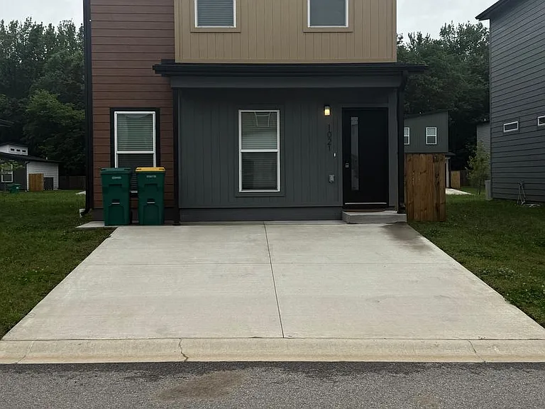 1021 States Ave — Photo 3