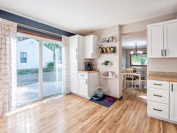 4th image of 311 3rd Ave NE