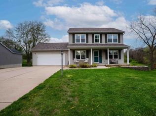 1331 N Forrest Dr, Metamora, IL 61548