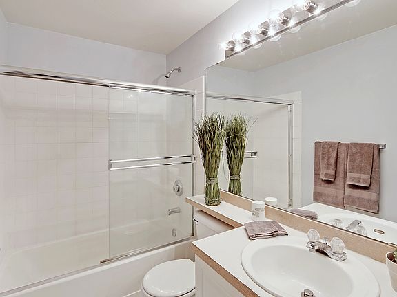 4th image of 6553 SE Cougar Mountain Way #1