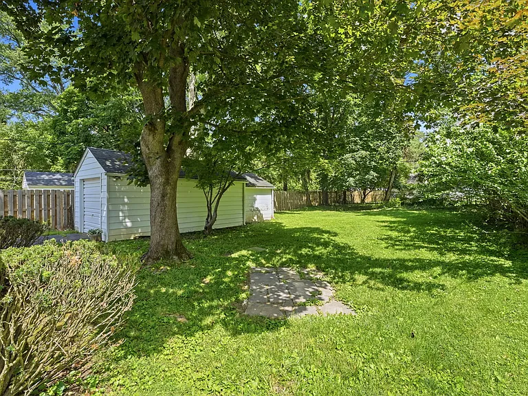 262 E Beaumont Rd — Photo 28