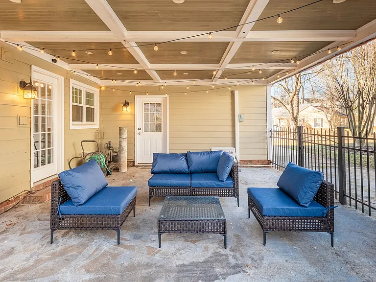 Blythwood Ln — Photo 15