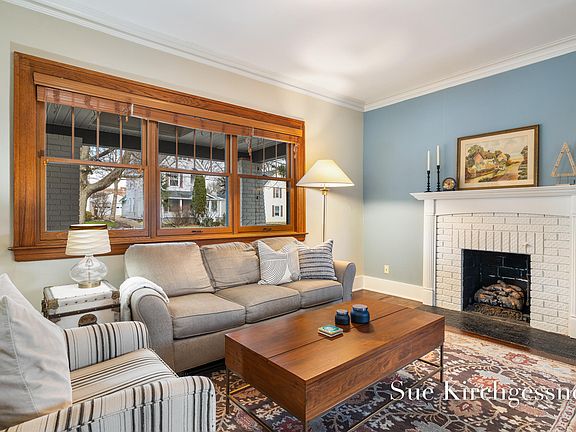 5th image of 674 Lovett Ave SE