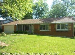 2532 S Luster Ave, Springfield, MO 65804