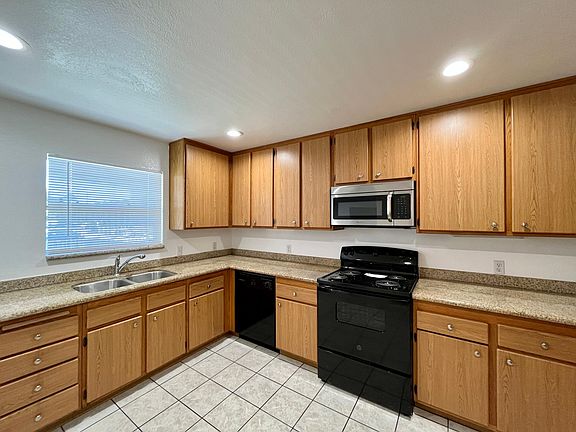3rd image of 337 Atlantic Ave APT A