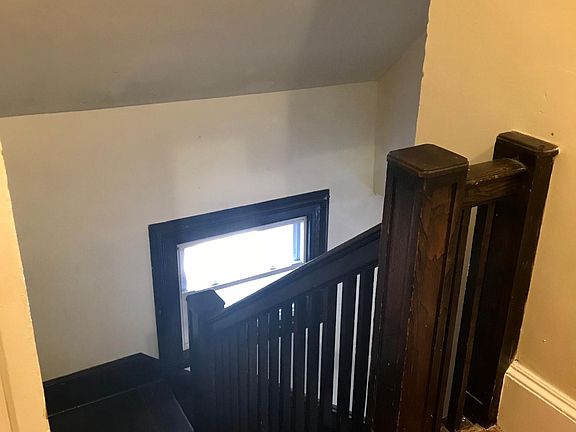 2nd image of 185 Howard Ave