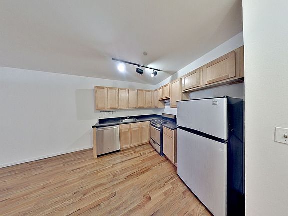3rd image of 300 E 3rd St APT 4