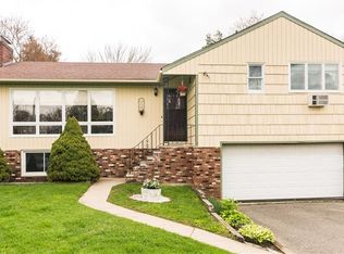 9 Pond Ridge Rd, Danbury, CT 06811