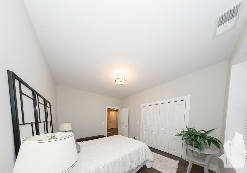 1st image of 2618 N Rockwell St #1 L