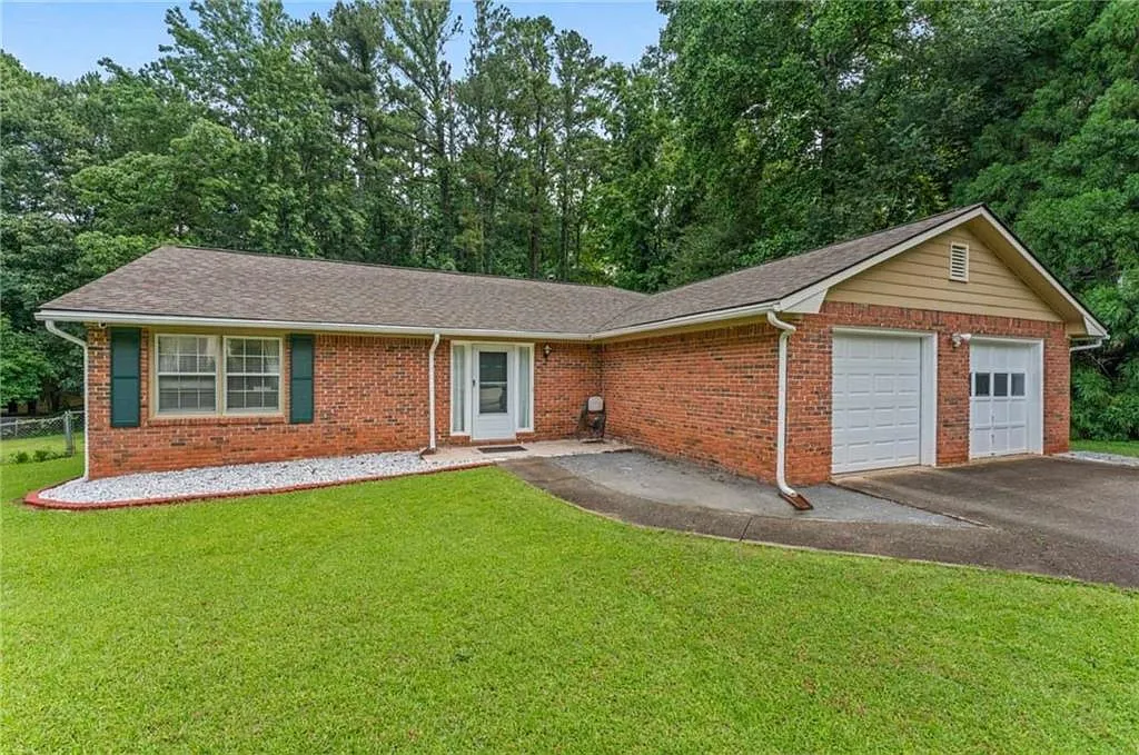 1738 Sherry Ln photo 1
