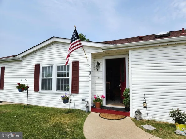 101 Goldenrod Xing E, New Hope, PA 18938