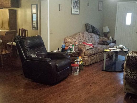 4th image of 11230 Emma Ln