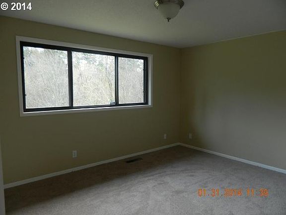 5th image of 3101 SE Willow Dr