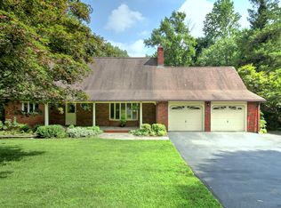 244 Strobel Rd, Trumbull, CT 06611